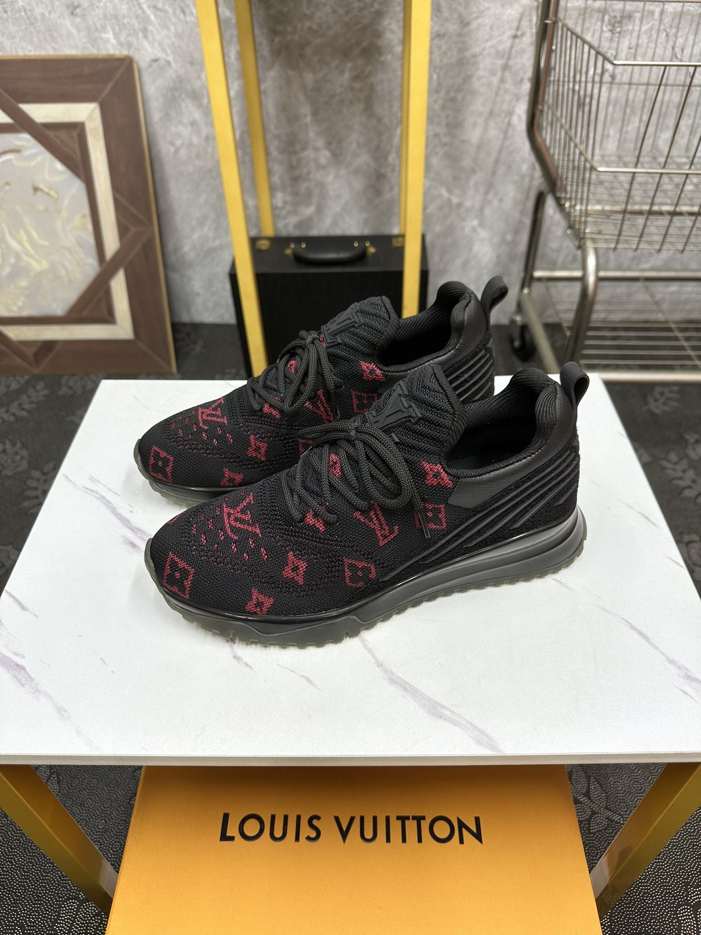 Louis Vuitton Low Shoes